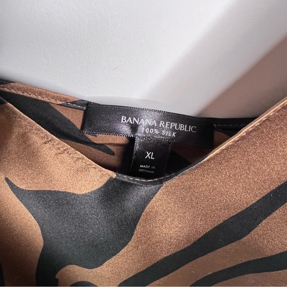Banana Republic 100% silk XL Animal Print Camisole Sold Out - Picture 9 of 15